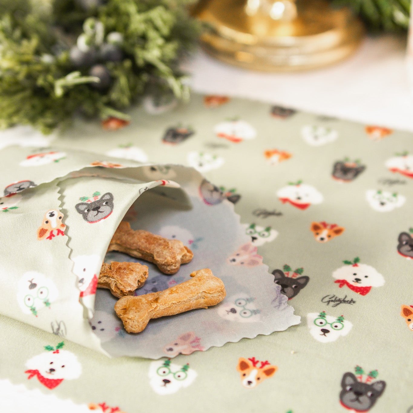 Christmas Pups Single Medium Beeswax Wrap